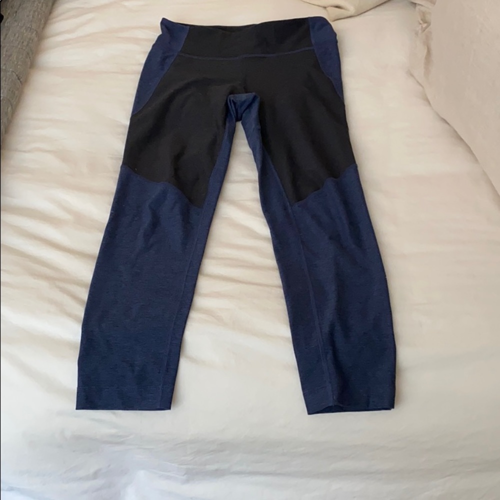 Outdoor voices color block cropped leggings size s